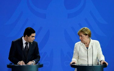 Prezydent Turkmenistanu Gurbanguły Berdymuhamedow i kanclerz Niemiec Angela Merkel