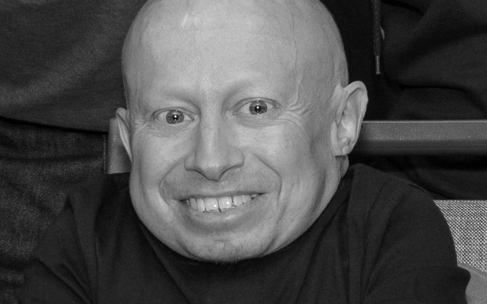 Verne Troyer - amerykański aktor i kaskader (1 stycznia 1969 - 21 kwietnia 2018)