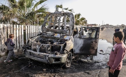 Samochód wolontariuszy z World Central Kitchen