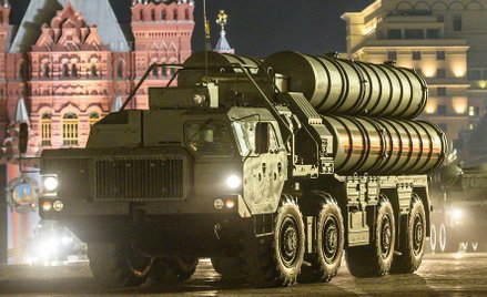 Wyrzutnia S-400 na próbie przed paradą w Moskwie