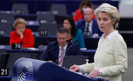 W ciągu sześciu miesięcy wycofamy rosyjską ropę naftową, a do końca roku produkty rafineryjne – zapo