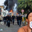 Mieszkańcy Terzigno pod Neapolem wspierani przez anarchistów stawiają policji coraz skuteczniejszy o