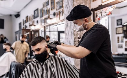 CDC wzywa wszystkich Amerykanów: noście maski, to działa