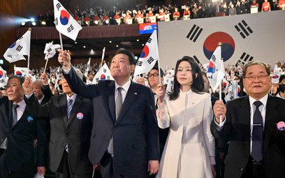 Prezydent Yoon Suk-yeol z małżonką Keon Hee podczas obchodów święta narodowego, Seul, 1 marca 2023 r