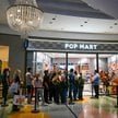Otwarcie pierwszego sklepu Popmart w Berlinie. Chińska firma sprzedaje na całym świecie maskotki Lab