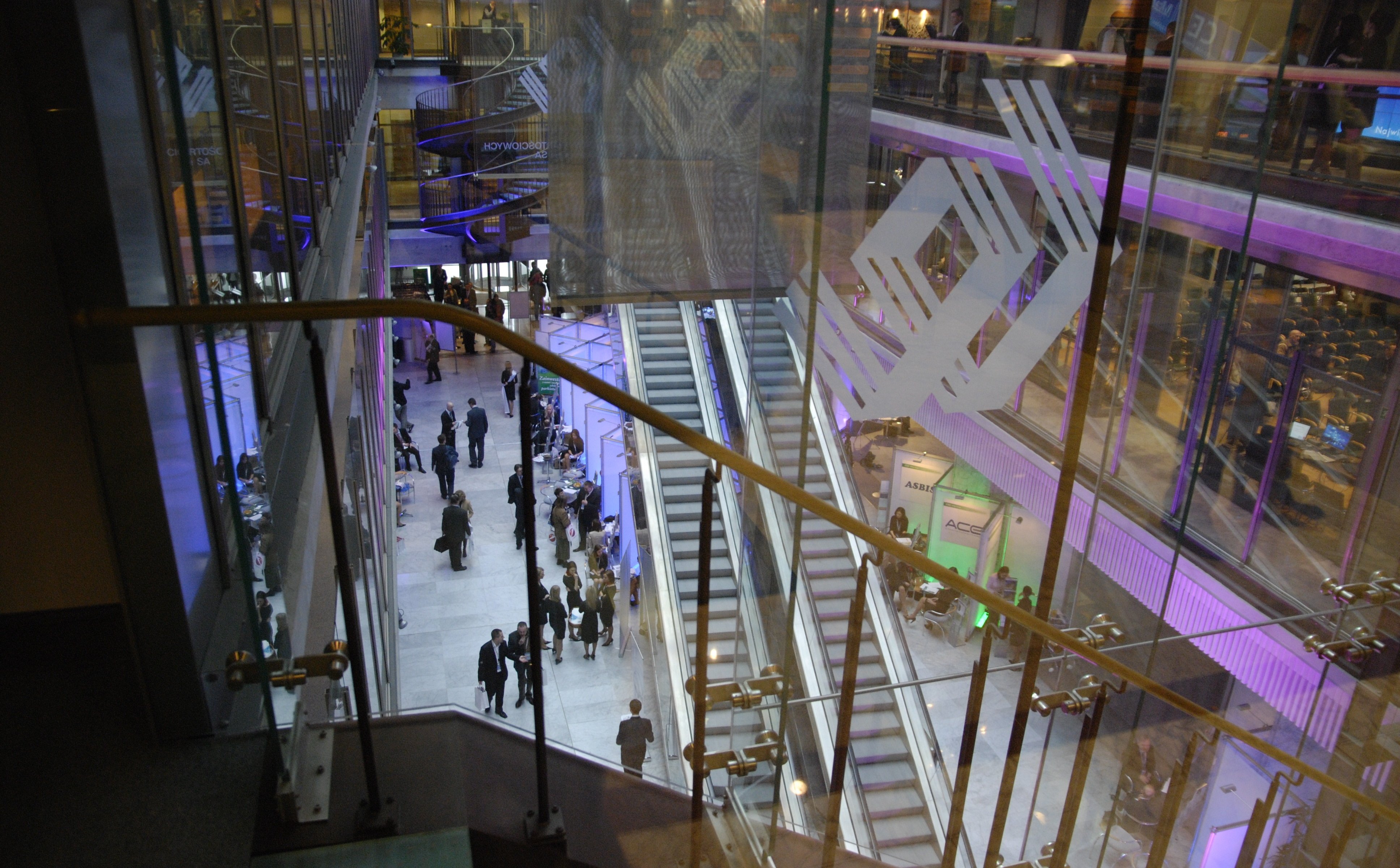 Szczęśliwa trzynastka. Miliardy z dywidend popłyną od giełdowych gigantów