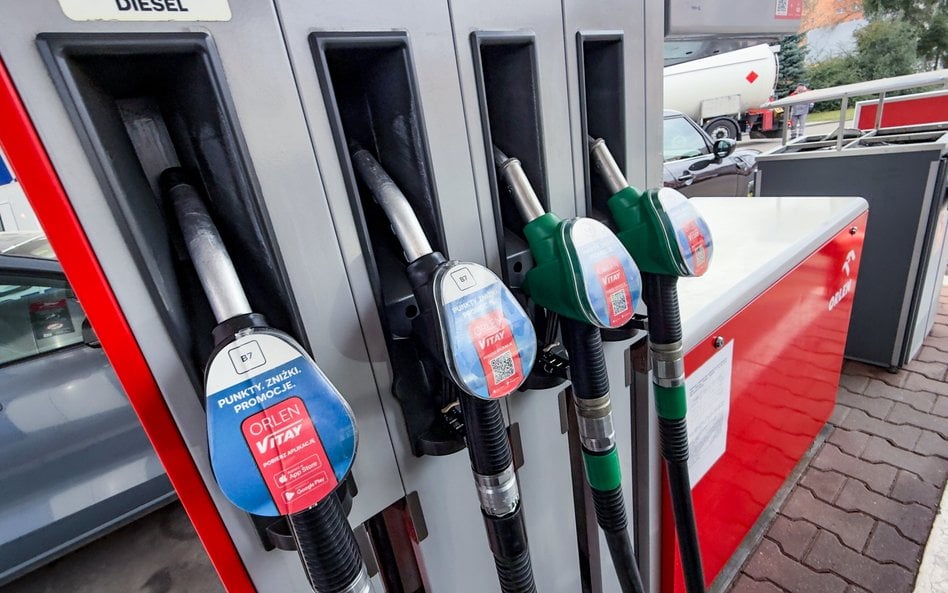 Orlen coraz więcej zarabia. Zapłaci nowy podatek