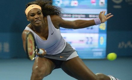 Serena krzywi się i wygrywa