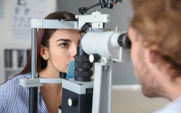 Po rozpoznaniu cukrzycy pacjenta w trybie pilnym powinien zbadać okulista.