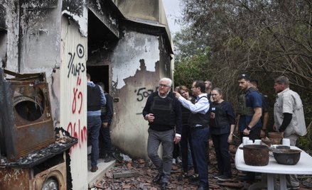 Prezydent Niemiec Frank-Walter Steinmeier i jego izraelski odpowiednik Izaak Herzog odwiedzają kibuc