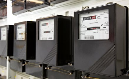 Ceny prądu w dół, ale i tak mamy najdroższy. Firmy energochłonne chcą pomocy
