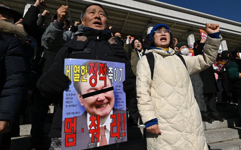 Protest w Seulu. Opozycja domaga się dymisji prezydenta Korei Południowej Yoon Suk Yeola