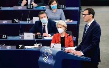 Premier Morawiecki chce przekierować dyskusję z praworządności na spór o prawnym porządku UE