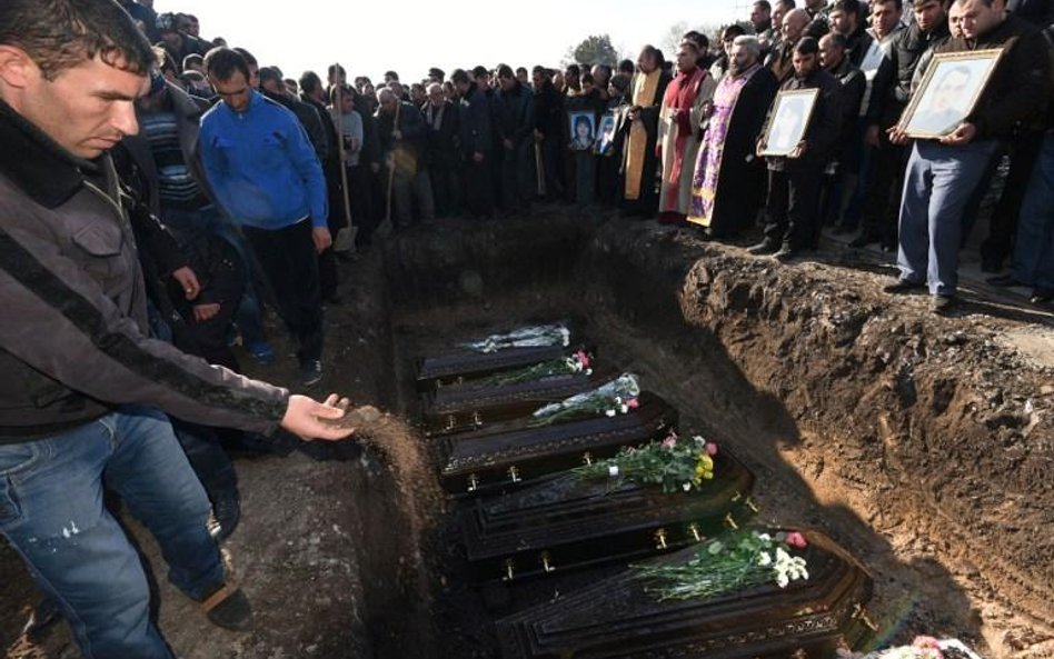 Pogrzeb ormiańskiej rodziny Awetisian, którą brutalnie zamordował rosyjski żołnierz Walerij Piermiak