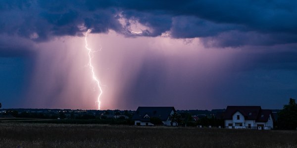 Nowe ostrzeżenia IMGW przed burzami. Alerty dla siedmiu województw
