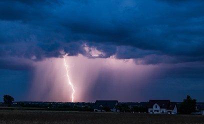 W najbliższych dniach w wielu regionach prognozowane są burze i opady deszczu