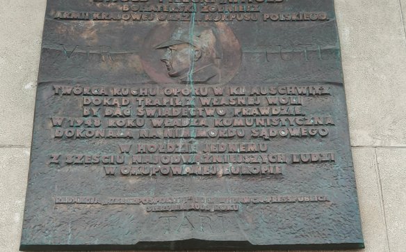 W 2003 roku redakcja „Rzeczpospolitej” ufundowała tablicę poświęconą rotmistrzowi Witoldowi Pileckie