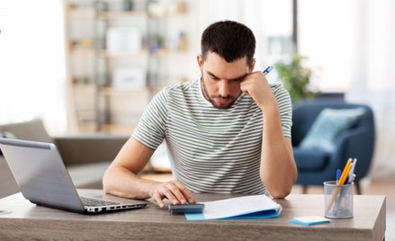 Podatek liniowy: zawieszenie firmy odbiera korzyści przy rozliczeniu PIT z małżonkiem