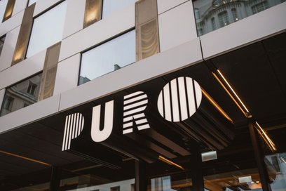 Pierwszy warszawski hotel PURO został otwarty w 2019 roku przy ulicy Widok.