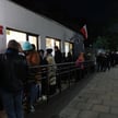 Kolejka do jednego z lokali wyborczych w Warszawie