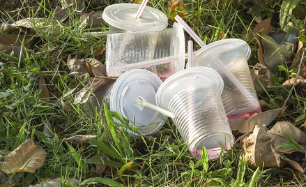 Władze Warszawy chcą zakazać plastikowych jednorazówek