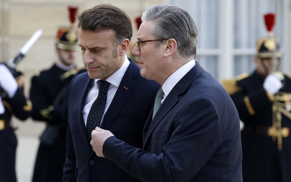 Prezydent Francji Emmanuel Macron i premier Wielkiej Brytanii Keir Starmer