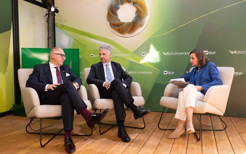 Studio TV „Rzeczpospolitej” podczas Forum w Karpaczu. Od lewej: prof. Arkadiusz Wójs, Wiktor Janicki