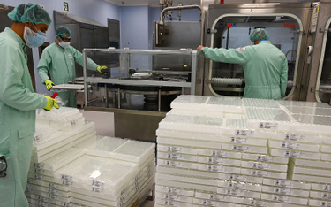 AstraZeneca schowała w fabryce we Włoszech 29 mln szczepionek