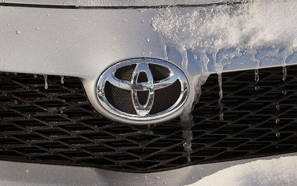 Toyota tnie prognozy