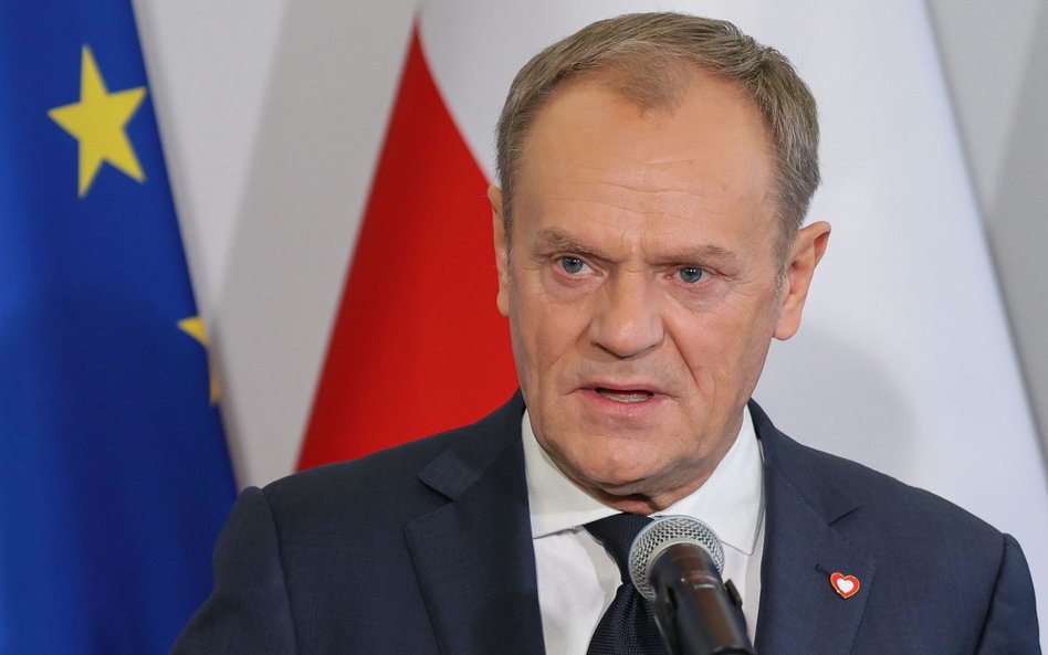 Przewodniczący Platformy Obywatelskiej Donald Tusk po spotkaniu z przyszłymi ministrami