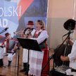Występ zespołu ludowego podczas spotkania z udziałem prezesa PiS, wicepremiera Jarosława Kaczyńskieg