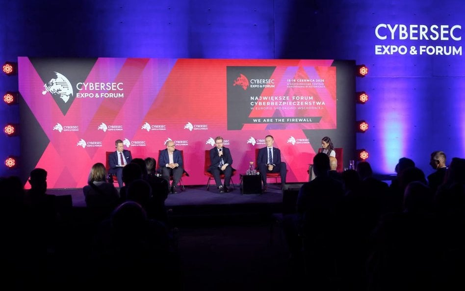O tym, co kryje się za pojęciem „suwerenność” oraz o cyberzagrożeniach dla funkcjonowania państwa, g