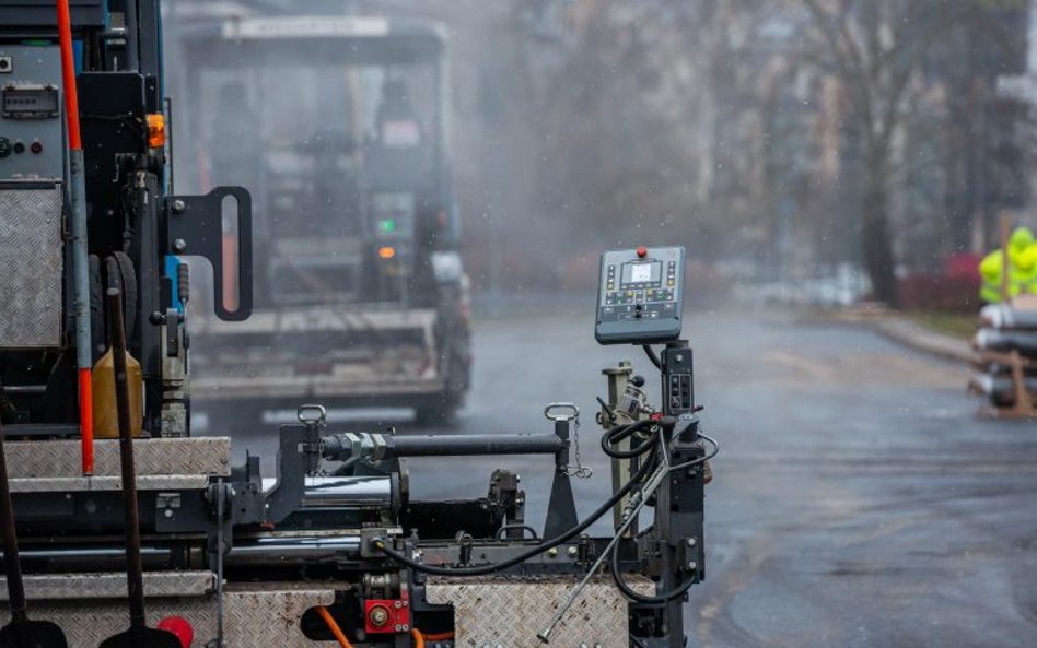 Zarząd Dróg Miejskich planuje w tym sezonie wykonać remont całej jezdni ulicy Odrowąża w kierunku ro