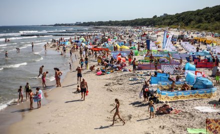 Sierpniowy długi weekend to najpopularniejszy termin tegorocznych urlopów. Polacy spędzą go nad morz