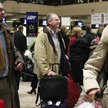Kolejki podróżnych, których loty odwołano, to częsty widok na europejskich lotniskach