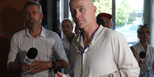 Lekarz sygnalista Emil Jędrzejewski zeznawał 9 godzin w prokuraturze