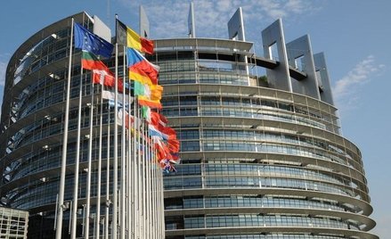 UE wstrzymała wypłatę 4 mld zł dla Polski