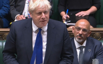 Premier Boris Johnson i kanclerz skarbu Nadhim Zahawi