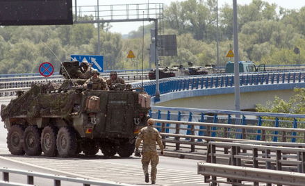 Toruń – przeprawa pancernej kolumny 2. Regimentu Kawalerii Strykerów