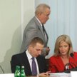 Poprawki do raportu posła PO Andrzeja Czumy (stoi) wprowadzili jego partyjni koledzy Krzysztof Brejz
