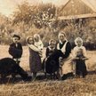 Wiktoria Ulma z dziećmi. Rodzina Ulmów z Markowej została zamordowana 24 marca 1944 roku za pomoc uk