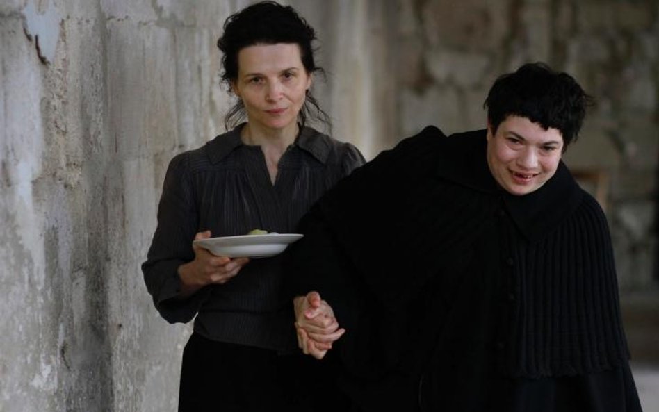 Juliette Binoche jako tytułowa bohaterka filmu „Camille Claudel, 1915”, który do naszych kin wchodzi