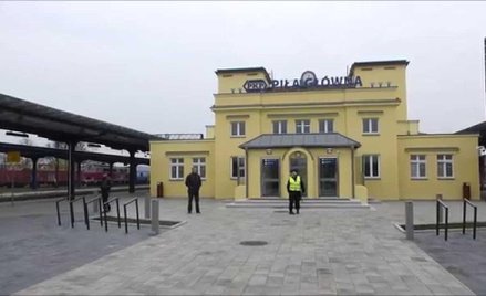 Młoda kobieta została zgwałcona w pobliżu dworca PKP w Pile. Sprawca ma odpowiadać za gwałt ze szcze