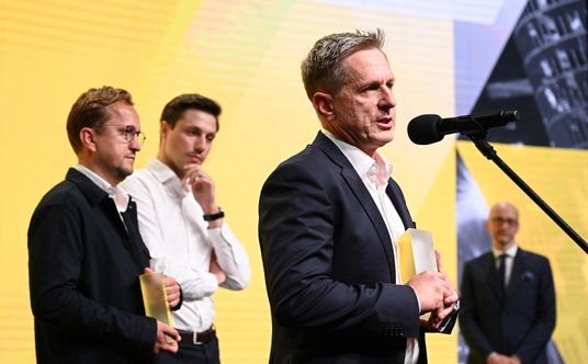 Rafał Gierczak, członek zarządu i szef działu Asset Management Ghelamco, na drugim planie Michał Lah