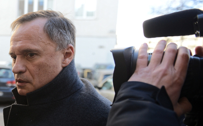 Leszek Czarnecki w drodze do prokuratury w 2019 roku