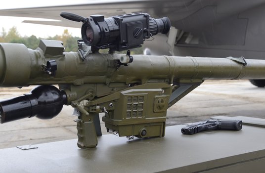 Przenośny przeciwlotniczy zestaw rakietowy Piorun z pierwszej partii dostarczonej w MON 2018 r. Zest