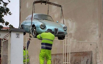 Zdjęcie tygodnia: Alfa Romeo znaleziona w windzie