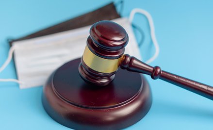Sędzia skazany za zniesienie obostrzeń covidowych