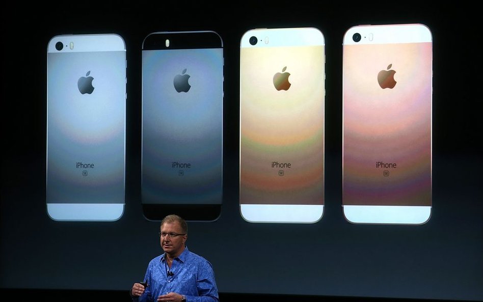Premiery Apple: iPhone się kurczy