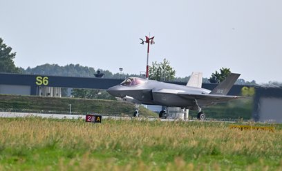Kolejne pięć samolotów F-35 dotarło do Polski. Pierwsze trzy takie maszyny – produkowane przez amery